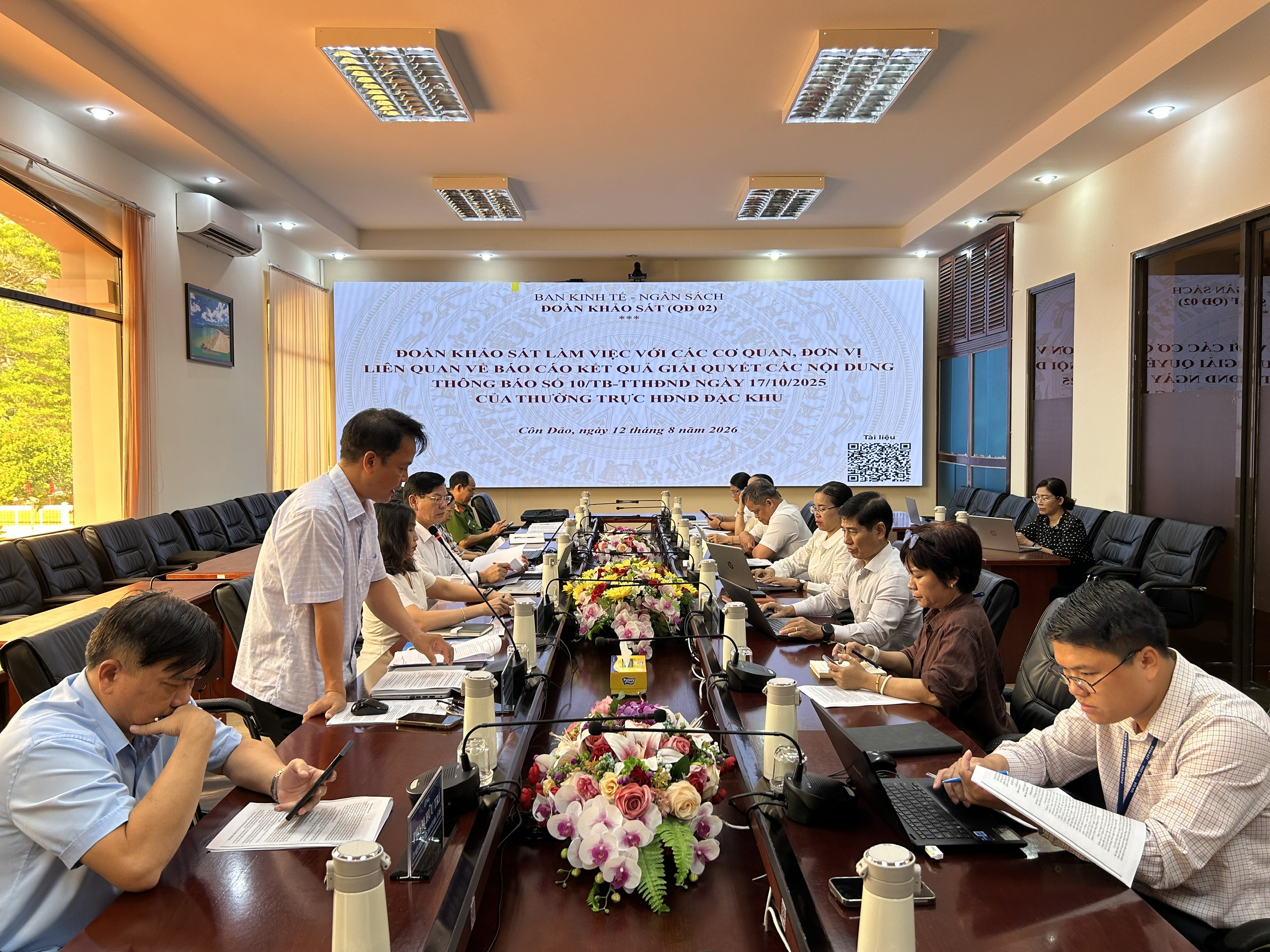 ĐOÀN KHẢO SÁT CỦA BAN KINH TẾ - NGÂN SÁCH HĐND ĐẶC KHU CÔN ĐẢO LÀM VIỆC VỚI UBND ĐẶC KHU VÀ CÁC CƠ QUAN, ĐƠN VỊ LIÊN QUAN VỀ KẾT QUẢ GIẢI QUYẾT CÁC KIẾN NGHỊ CỦA THƯỜNG TRỰC HĐND THEO THÔNG BÁO SỐ 10/TB-TTHĐND