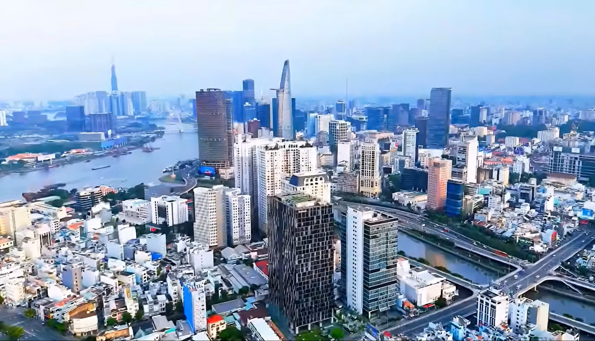 Bài 2: TP Hồ Chí Minh từ đầu tàu kinh tế đến siêu đô thị đa cực