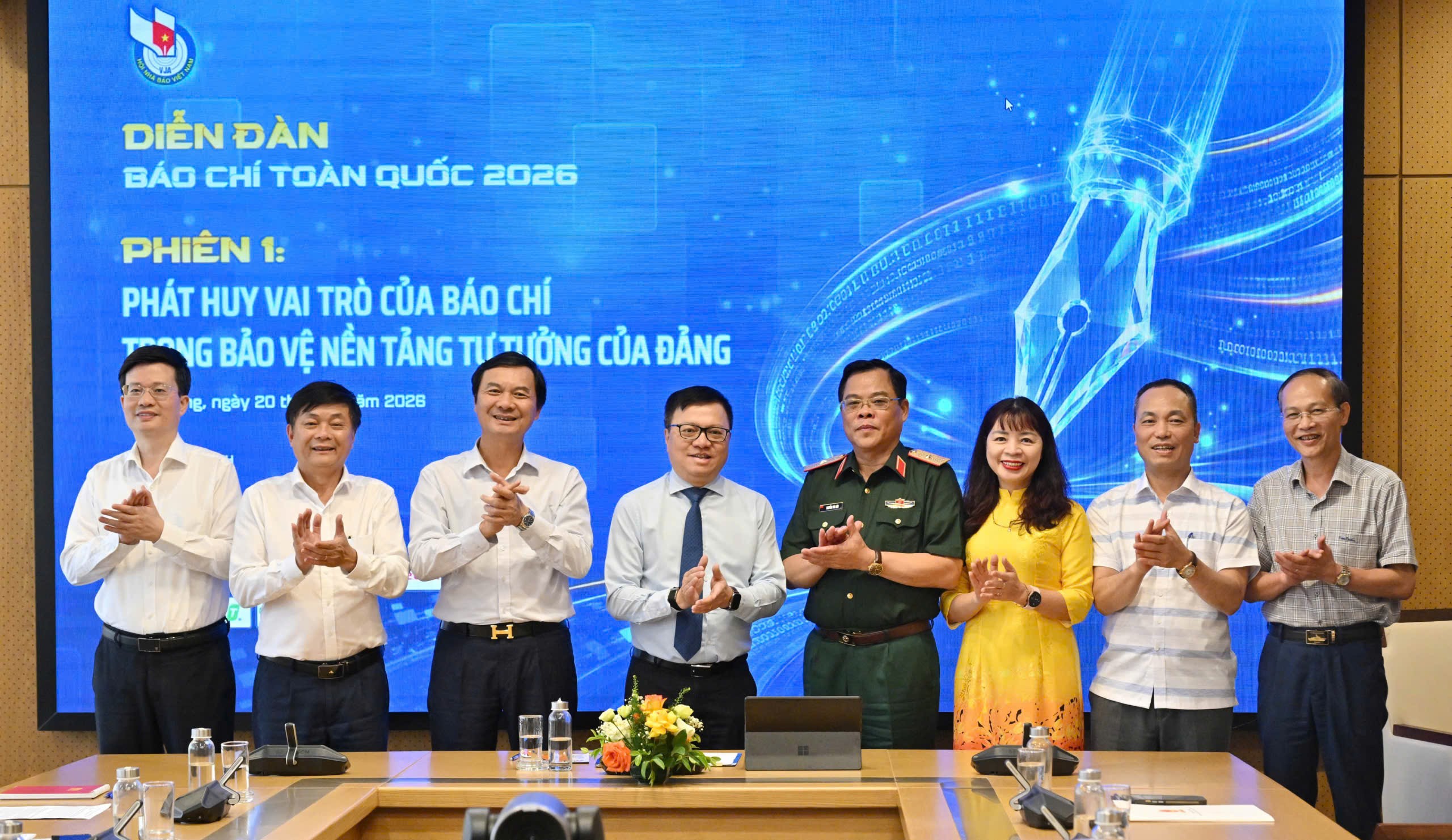 Phát huy vai trò của báo chí trong bảo vệ nền tảng tư tưởng của Đảng