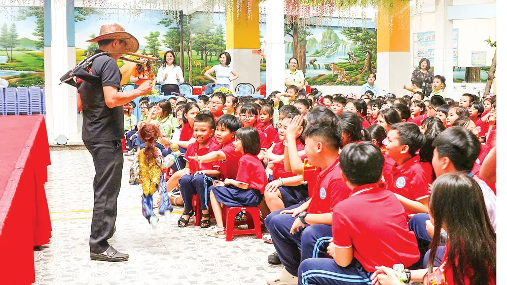 Nuôi dưỡng tình yêu nước giữa thời đại số
