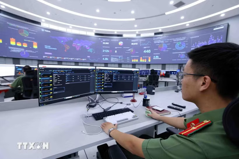 Chính sách đãi ngộ, thu hút nhân tài trong lực lượng chuyên trách bảo vệ an ninh mạng