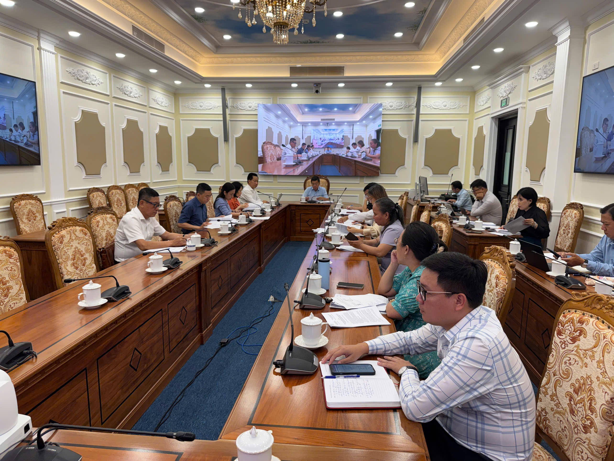 BAN ĐÔ THỊ HĐND THÀNH PHỐ THẨM TRA 03 DỰ THẢO NGHỊ QUYẾT LĨNH VỰC KHOA HỌC VÀ CÔNG NGHỆ TRÌNH KỲ HỌP THỨ TƯ HỘI ĐỒNG NHÂN DÂN THÀNH PHỐ KHÓA XI