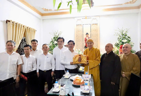 Lãnh đạo TPHCM thăm và chúc mừng Đại lễ Phật đản Phật lịch 2570 - Dương lịch năm 2026