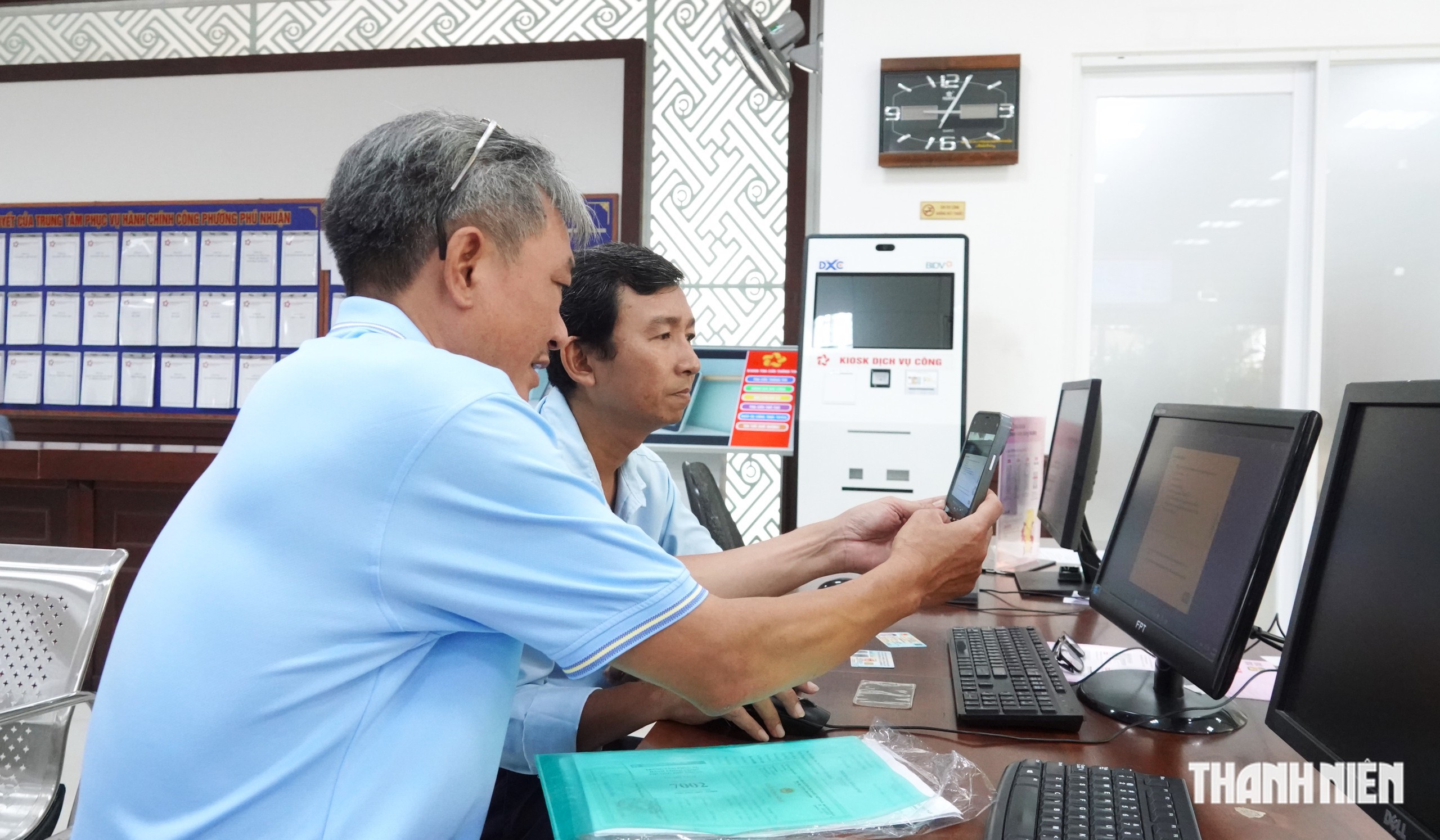 Bộ Nội vụ trả lời TP.HCM việc hỗ trợ thêm cho người hoạt động không chuyên trách