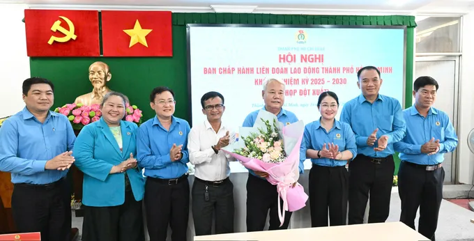 Đồng chí Võ Khắc Thái được bầu làm Chủ tịch LĐLĐ TPHCM