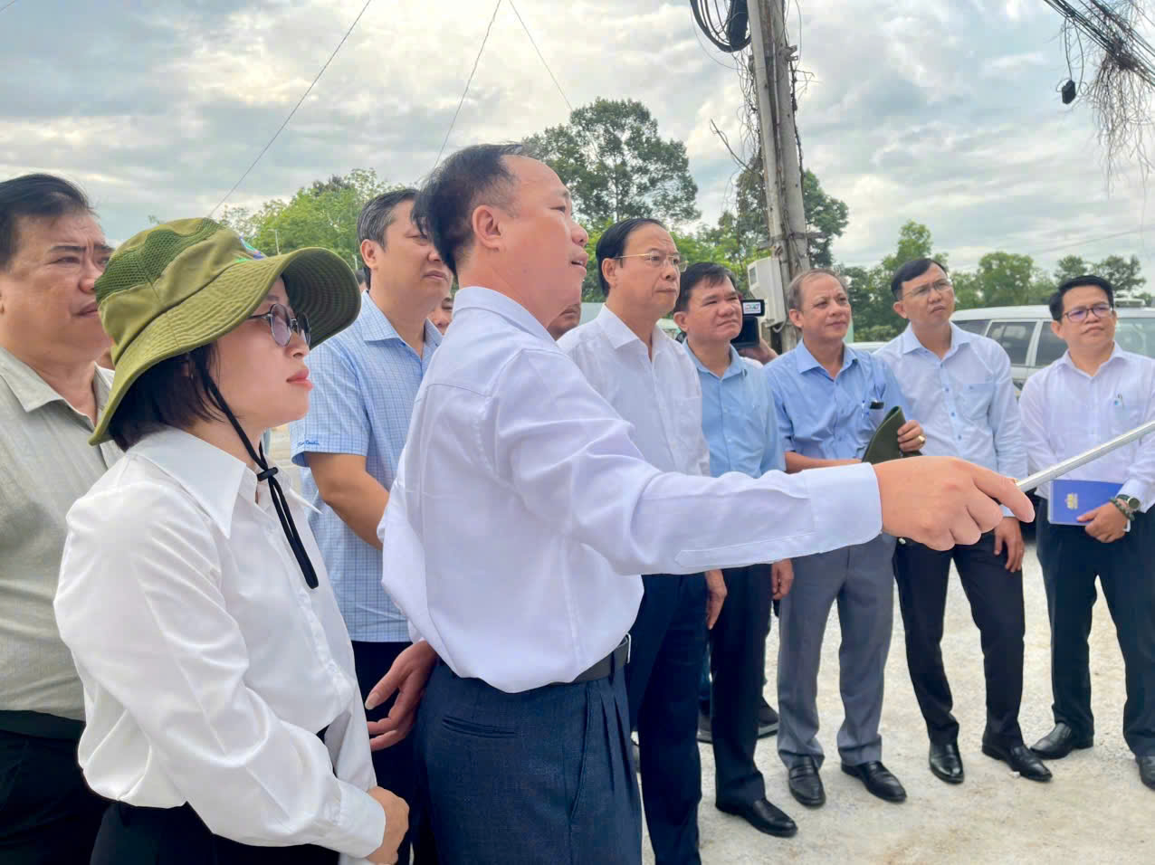 Thường trực HĐND TP.HCM khảo sát thực tế  các dự án chậm tiến độ tại khu vực Bình Dương