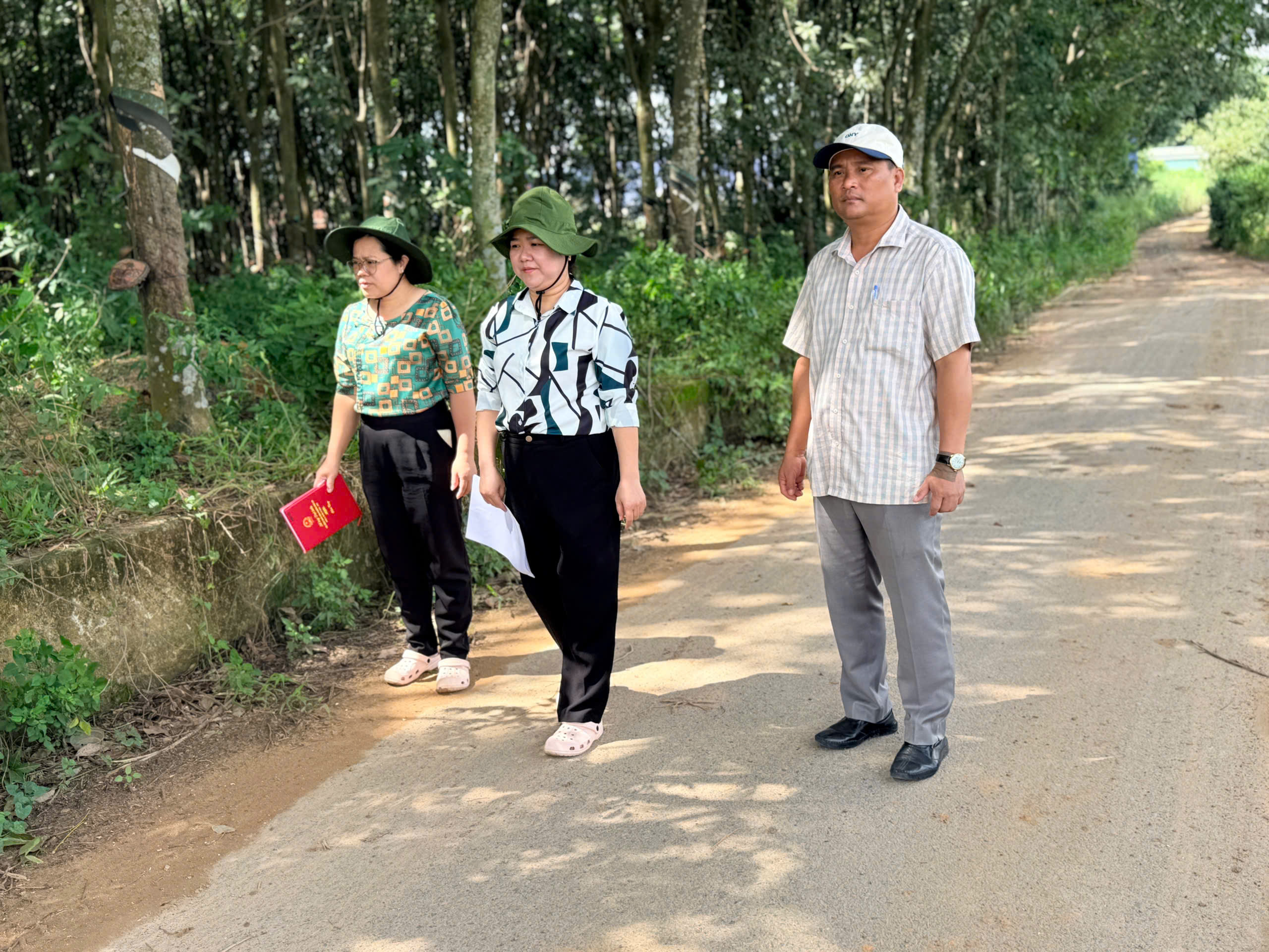 HỘI ĐỒNG NHÂN DÂN PHƯỜNG BÌNH CƠ KHẢO SÁT THỰC TẾ  KIẾN NGHỊ CỦA CỬ TRI TRÊN ĐỊA BÀN PHƯỜNG