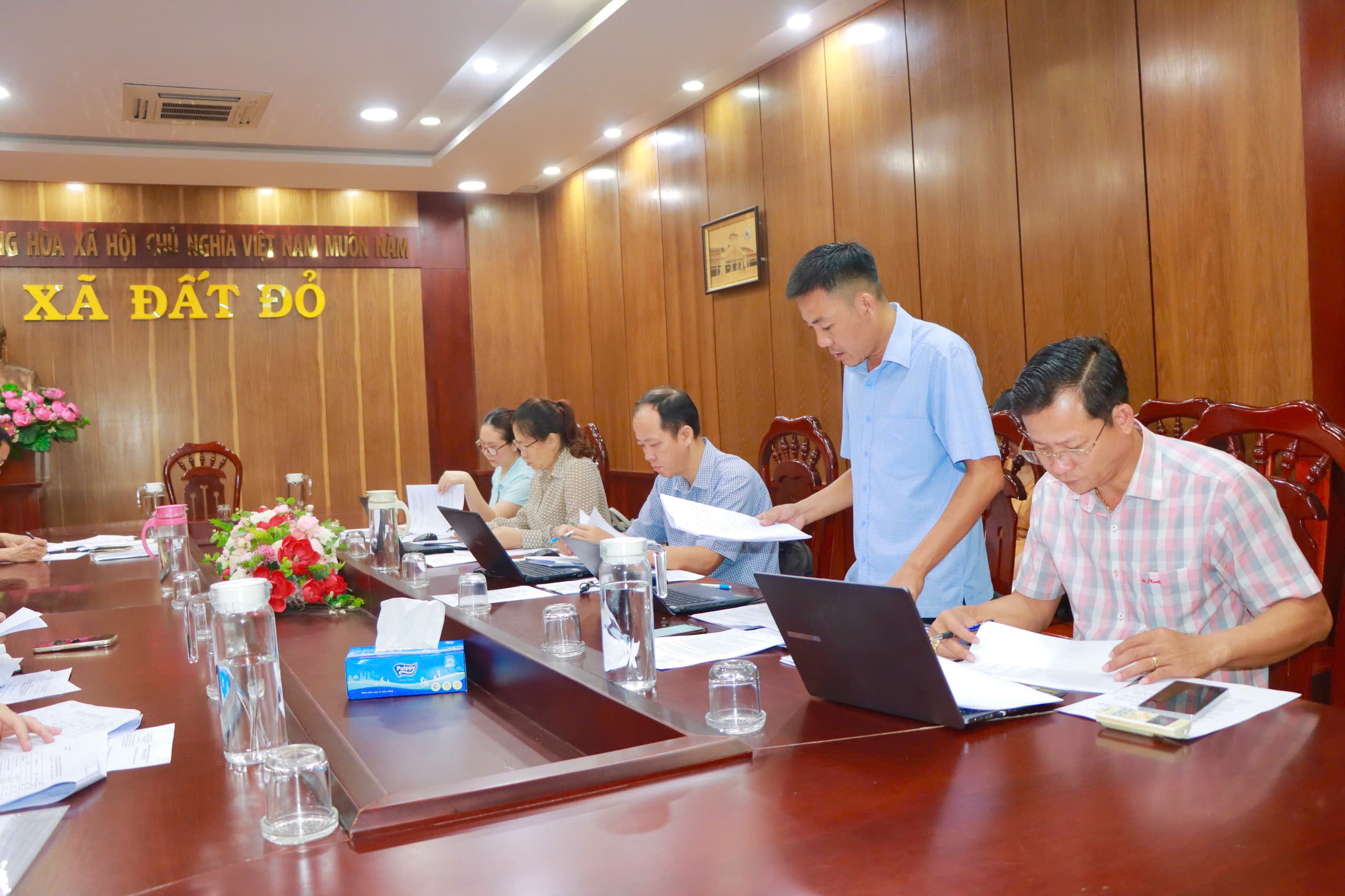 Ban Kinh tế - Ngân sách HĐND xã Đất Đỏ thẩm tra các nội dung trình  Kỳ họp thứ Năm (Kỳ họp chuyên đề)