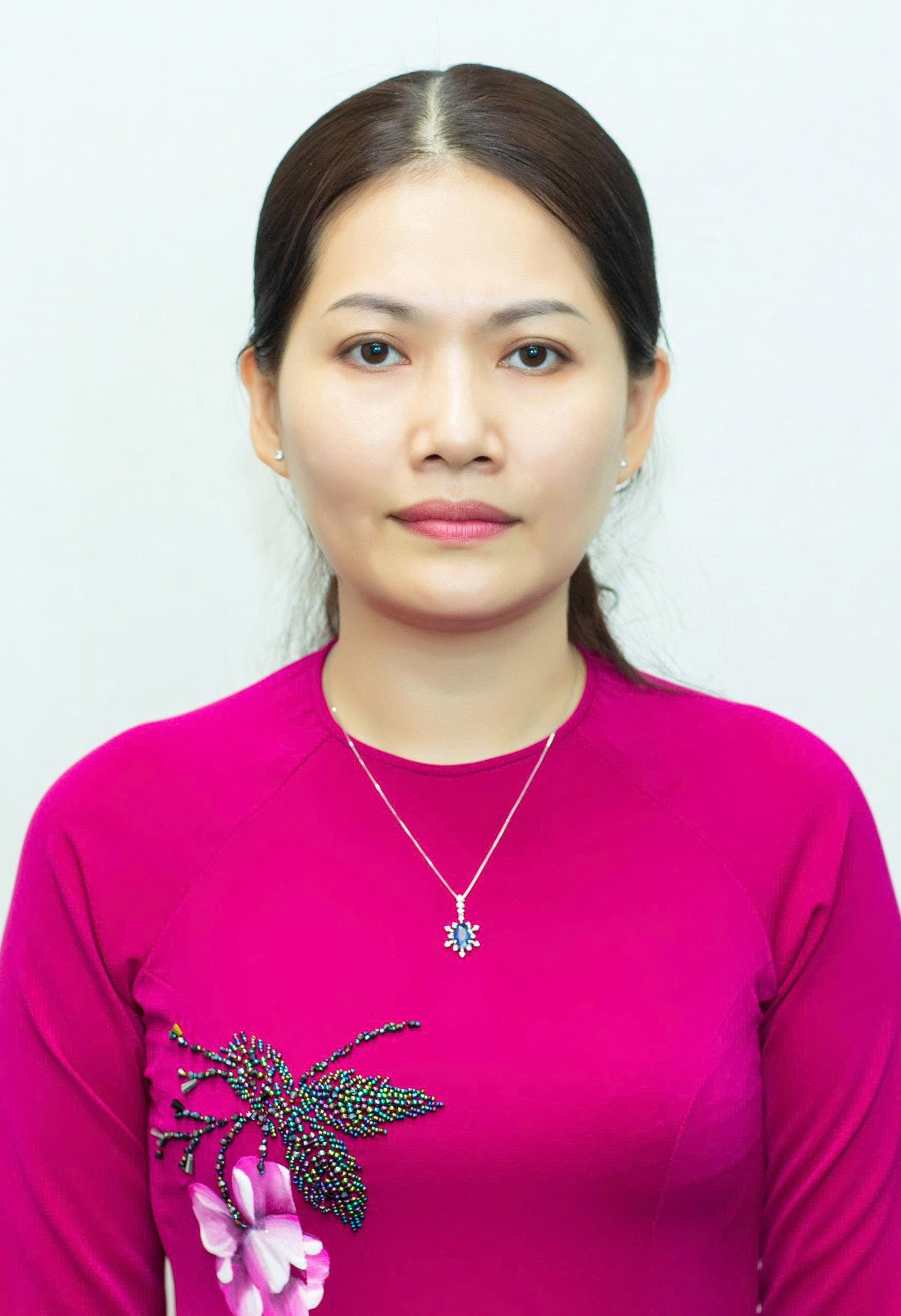 Nguyễn Thị Nhật Hằng 