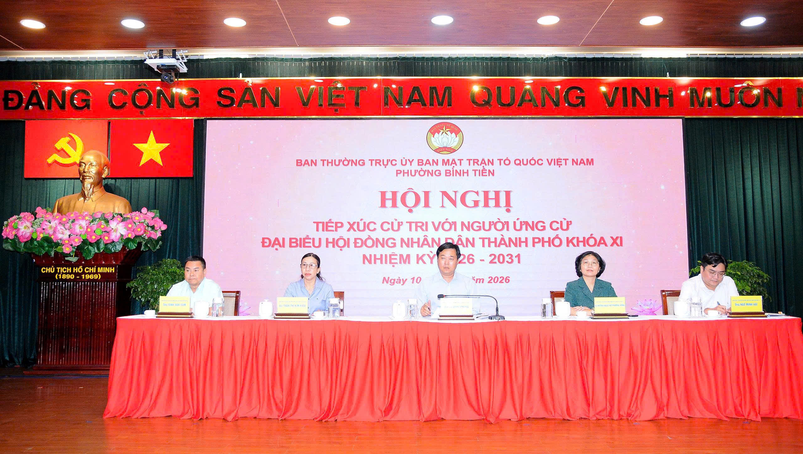 Hỗ trợ phụ nữ tiếp cận, ứng dụng công nghệ số để sử dụng an toàn các nền tảng mạng xã hội