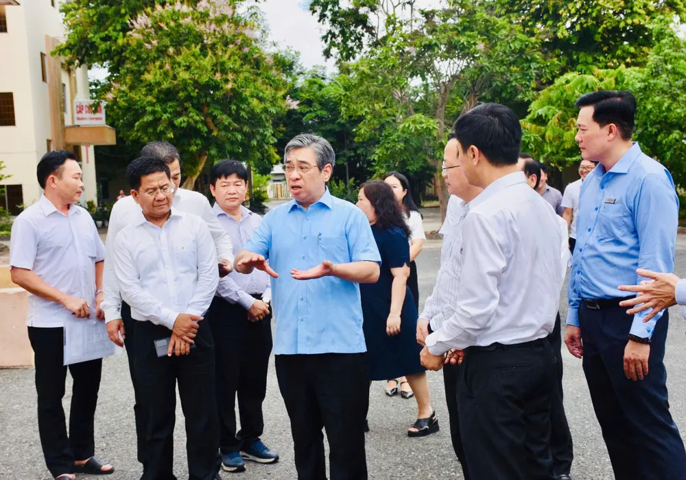 Đồng chí Nguyễn Phước Lộc khảo sát, định hướng phát triển y tế khu vực Phú Mỹ và khu vực Hồ Tràm