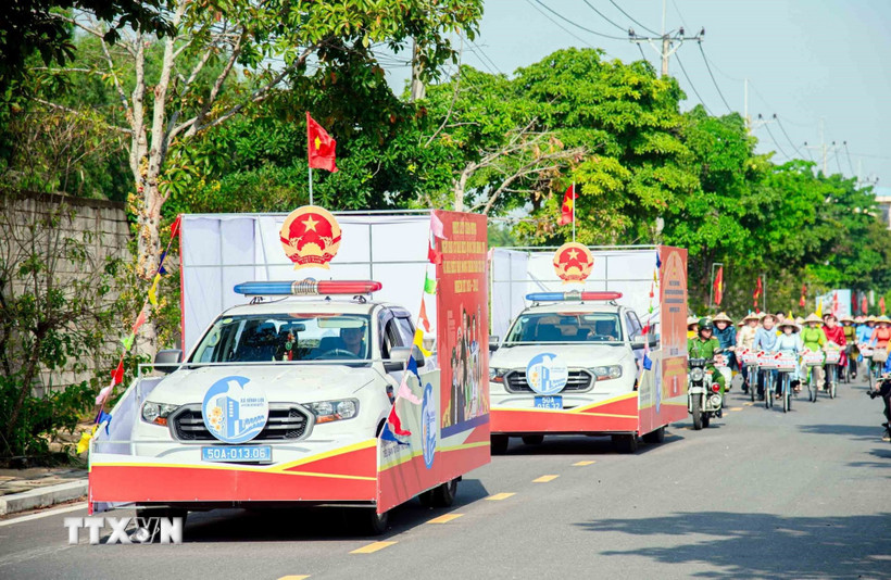 Từ khu phố, hẻm trọ đến biển đảo: Nỗ lực bảo đảm quyền bầu cử cho mọi cử tri