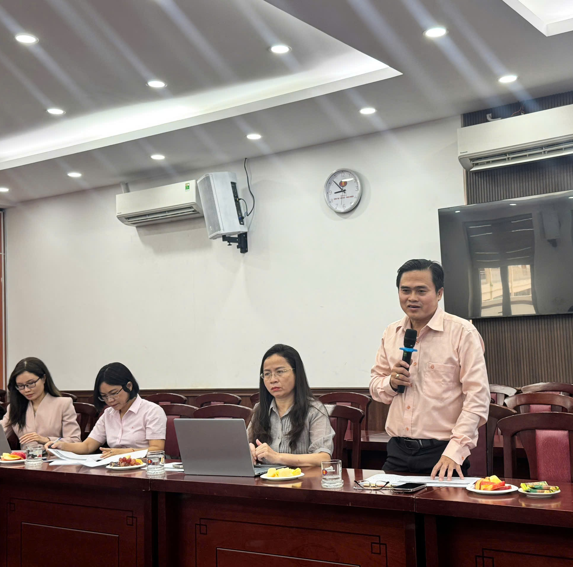 Tham gia Tọa đàm “Giải pháp phát triển Thành phố Hồ Chí Minh nằm trong Top 100 Thành phố toàn cầu đáng sống”