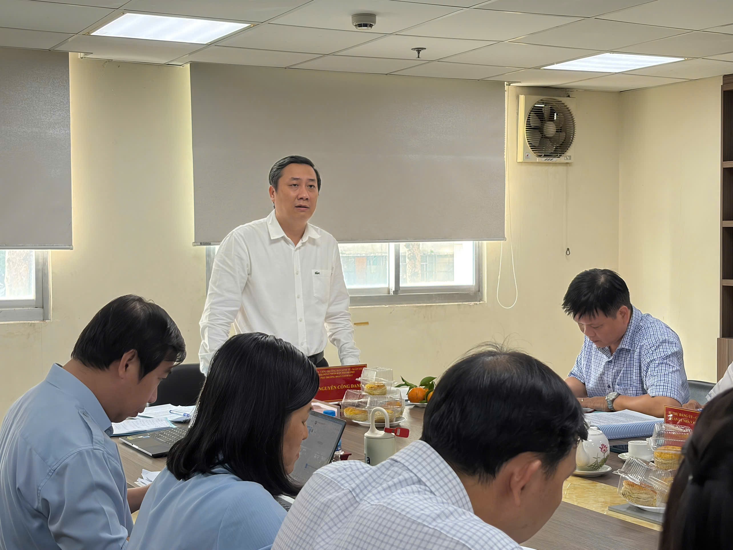 BAN KINH TẾ - NGÂN SÁCH HĐND THÀNH PHỐ GIÁM SÁT CÔNG TÁC QUẢN LÝ, KHAI THÁC TÀI SẢN CÔNG TẠI TRUNG TÂM QUẢN LÝ NHÀ VÀ GIÁM ĐỊNH XÂY DỰNG