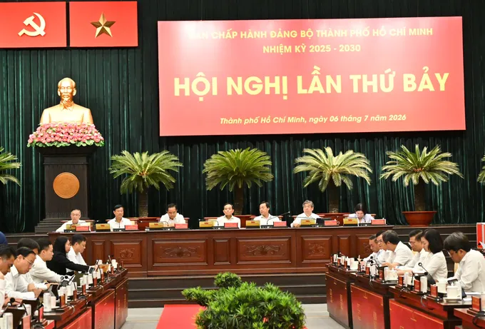 Hội nghị lần thứ 7 Ban Chấp hành Đảng bộ TPHCM: Đề xuất các giải pháp tăng trưởng 2 con số