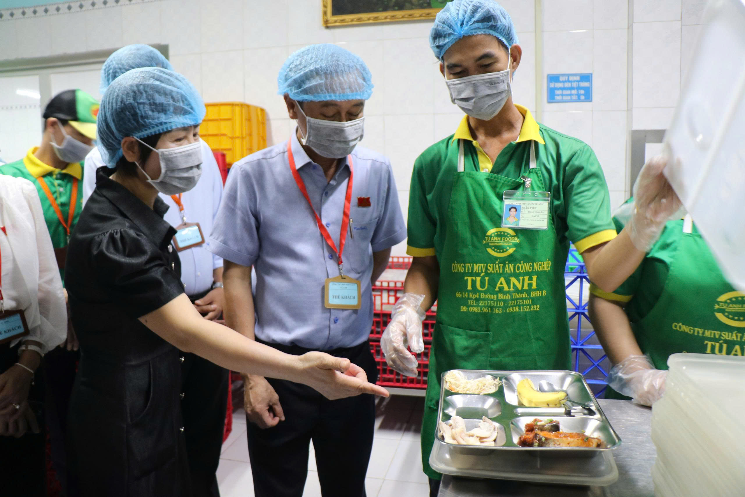 Sửa luật An toàn thực phẩm: Doanh nghiệp lo thủ tục, phường 'rối' quản vỉa hè
