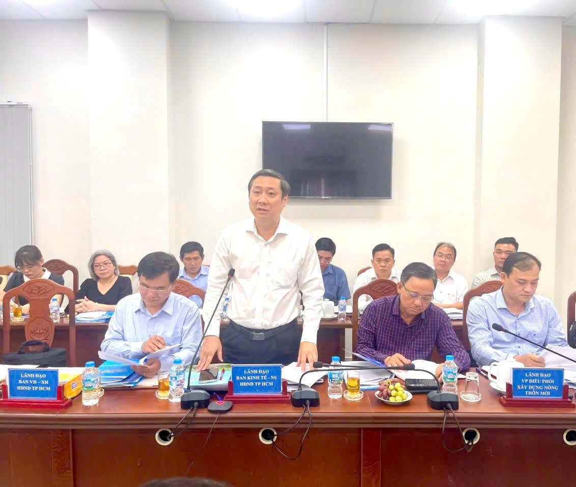 BAN KINH TẾ - NGÂN SÁCH HĐND THÀNH PHỐ KHẢO SÁT DANH MỤC ĐẦU TƯ XÂY DỰNG NÔNG THÔN MỚI TẠI 4 XÃ