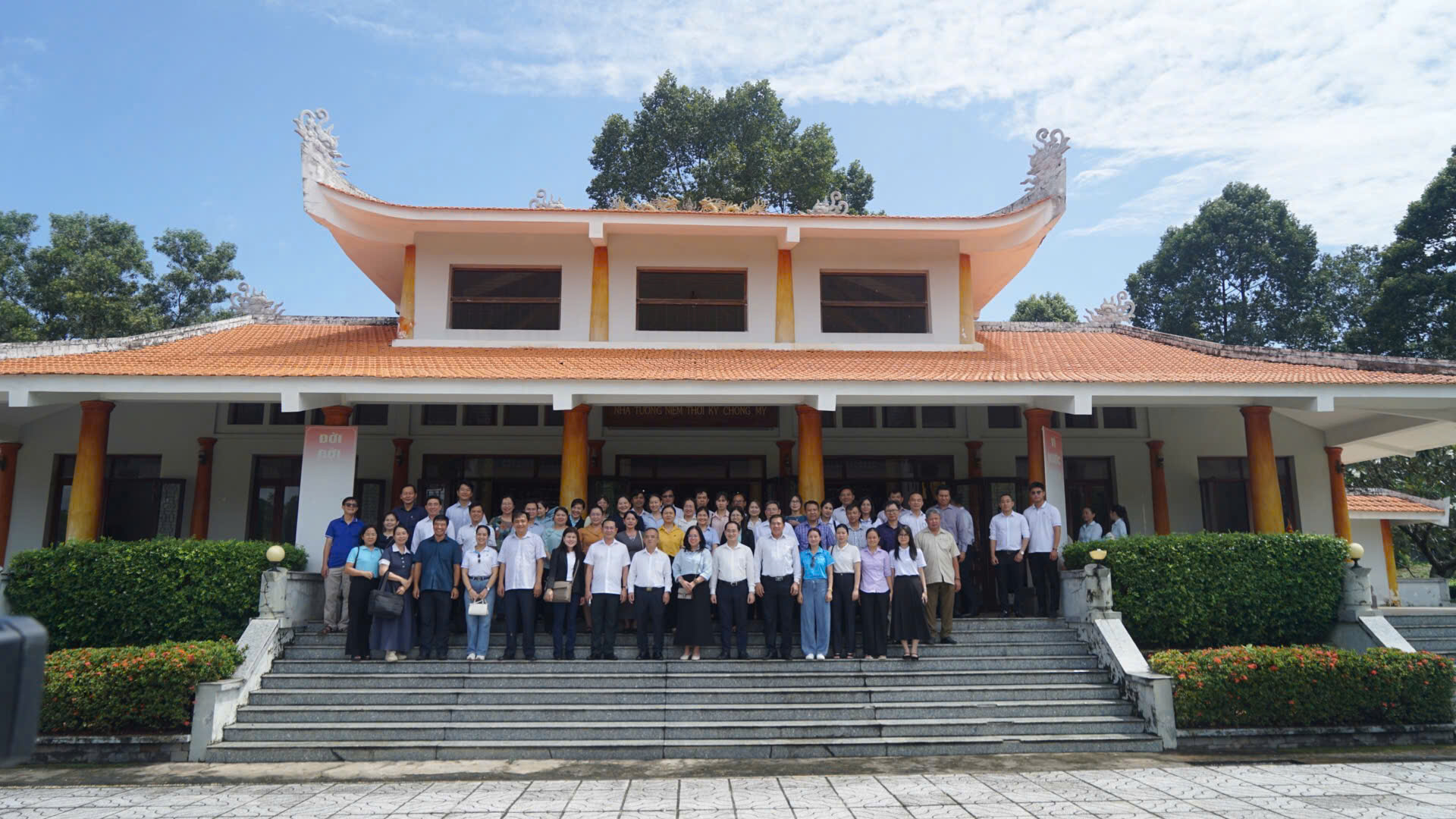 Khối Thi đua 1: Tổ chức chương trình về nguồn và sơ kết hoạt động thi đua