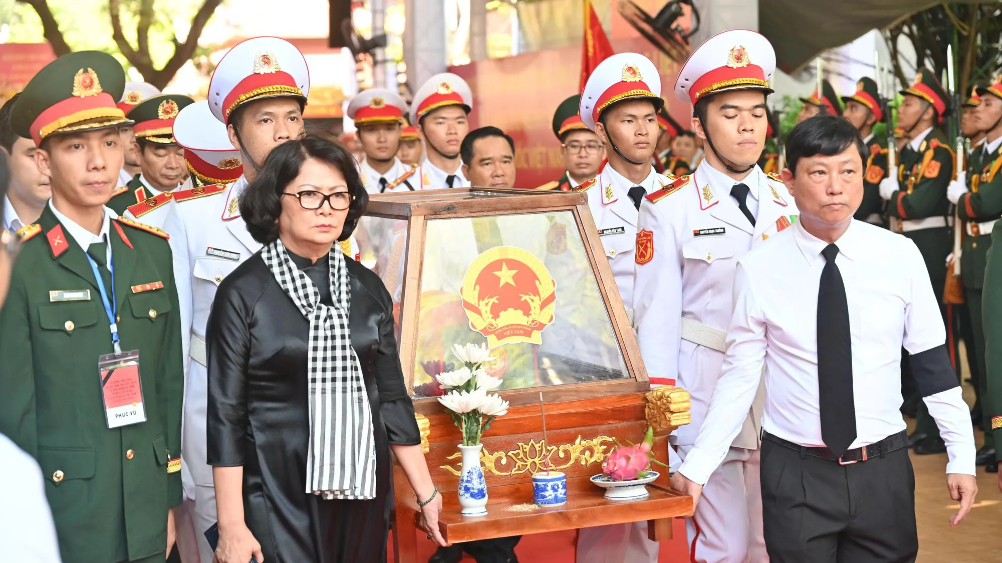 Người dân TPHCM tiễn đưa 731 liệt sĩ về nơi an nghỉ