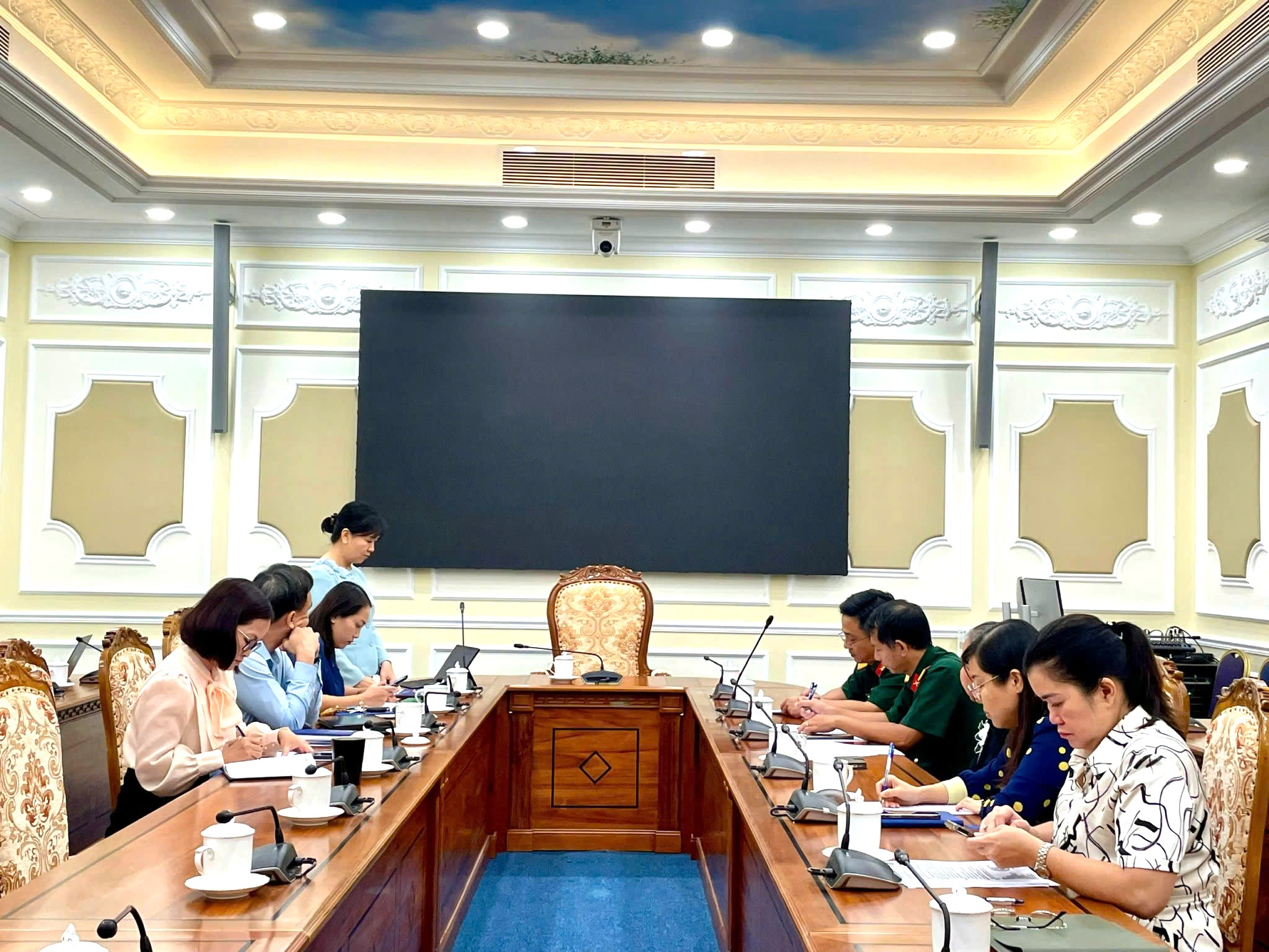 BAN PHÁP CHẾ HĐND THÀNH PHỐ THẨM TRA DỰ THẢO NGHỊ QUYẾT BÃI BỎ NGHỊ QUYẾT SỐ 42/2014/NQ-HĐND