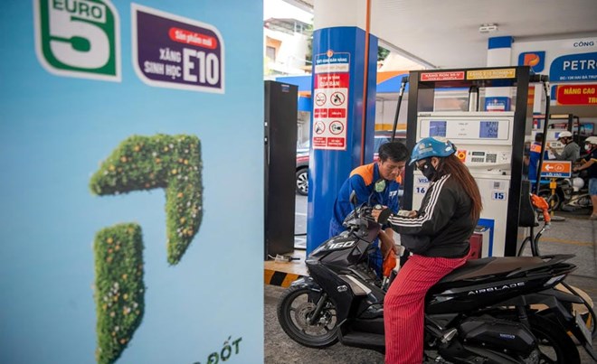 TPHCM đẩy nhanh chuyển đổi sang xăng E10