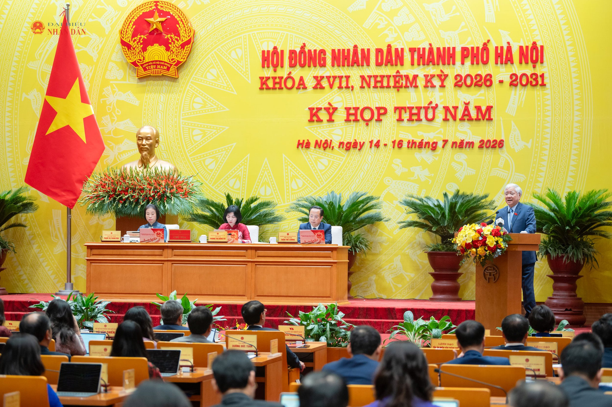 Đã bàn là phải thông, đã quyết là phải làm tích cực, đã làm là phải ích nước, lợi dân