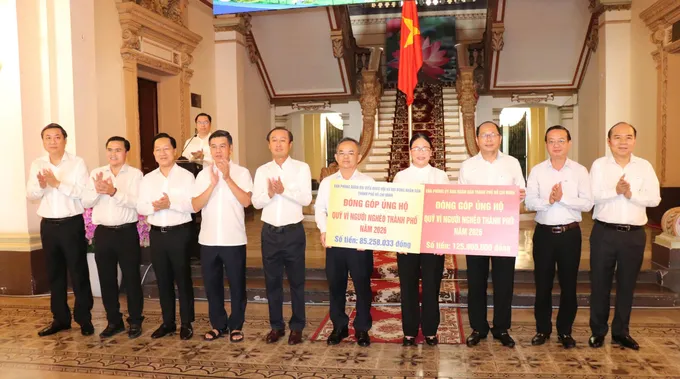 Cán bộ, công chức đóng góp ủng hộ Quỹ “Vì người nghèo TPHCM”