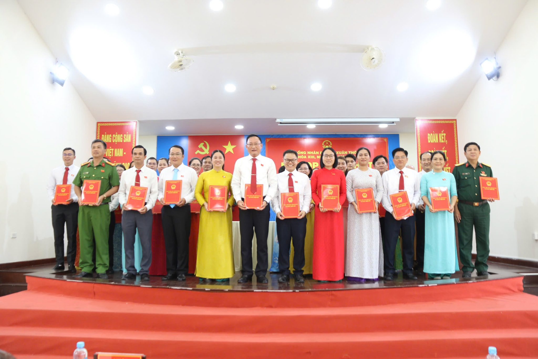 KỲ HỌP THỨ NHẤT HỘI ĐỒNG NHÂN DÂN XÃ XUÂN THỚI SƠN KHOÁ XIII, NHIỆM KỲ 2026 - 2031