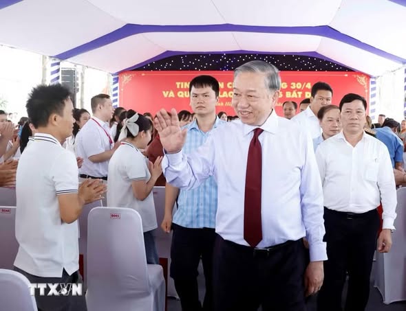 Tổng Bí thư, Chủ tịch nước động viên công nhân, người lao động ở TP Hồ Chí Minh