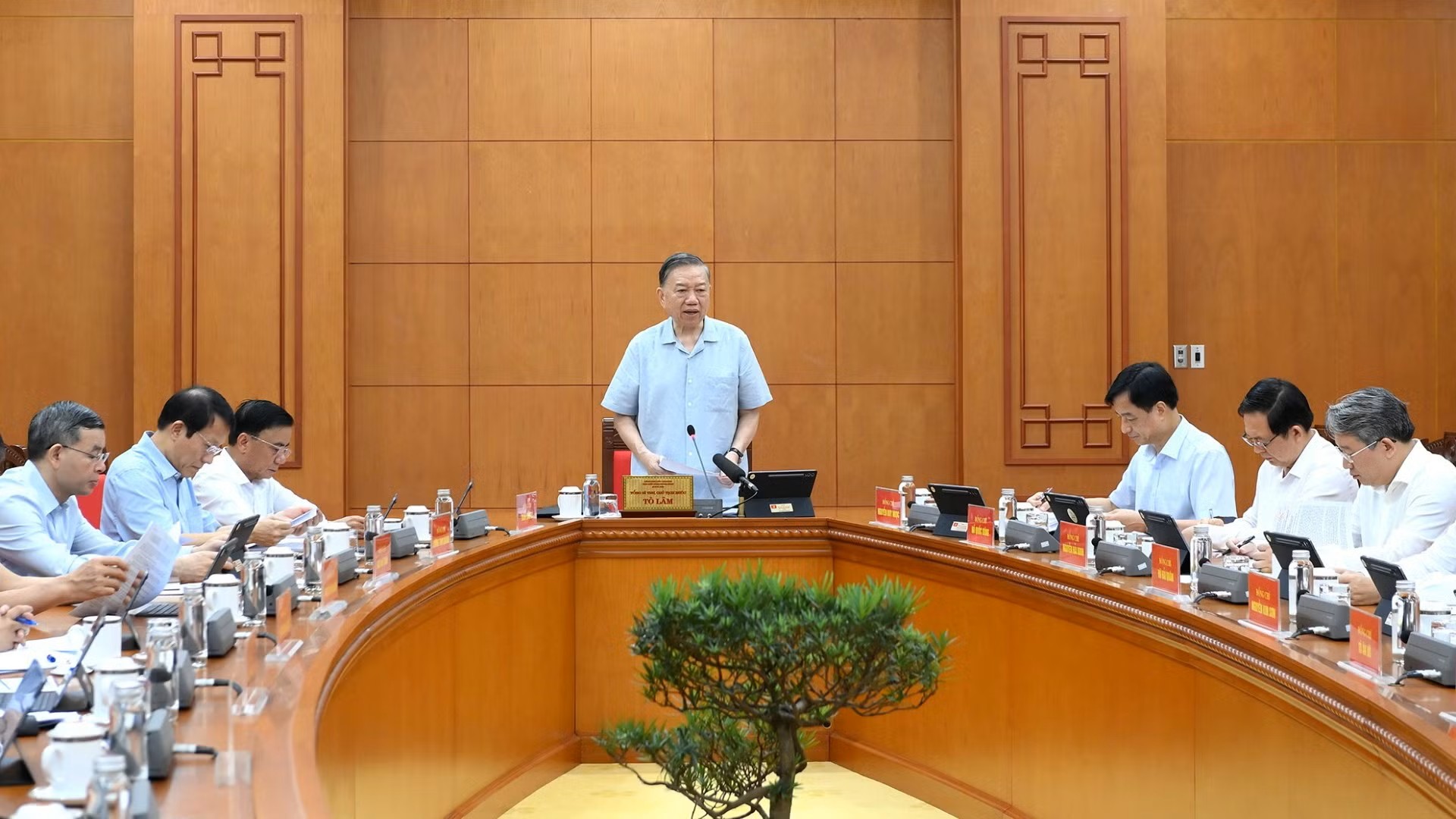 Tổng Bí thư, Chủ tịch nước Tô Lâm chủ trì cuộc họp của Thường trực Ban Chỉ đạo Trung ương về phát triển khoa học công nghệ, đổi mới sáng tạo và chuyển đổi số