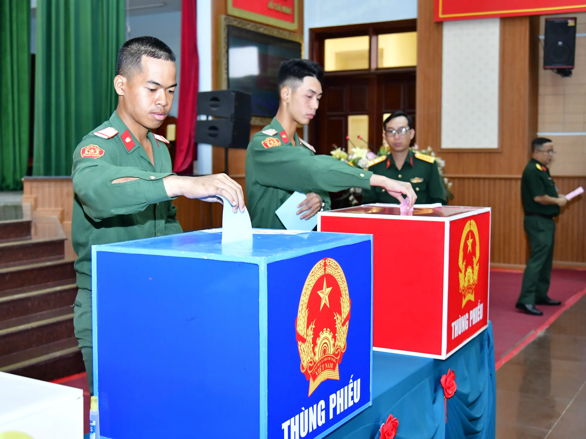 Lực lượng vũ trang tại TPHCM hòa chung ngày hội non sông