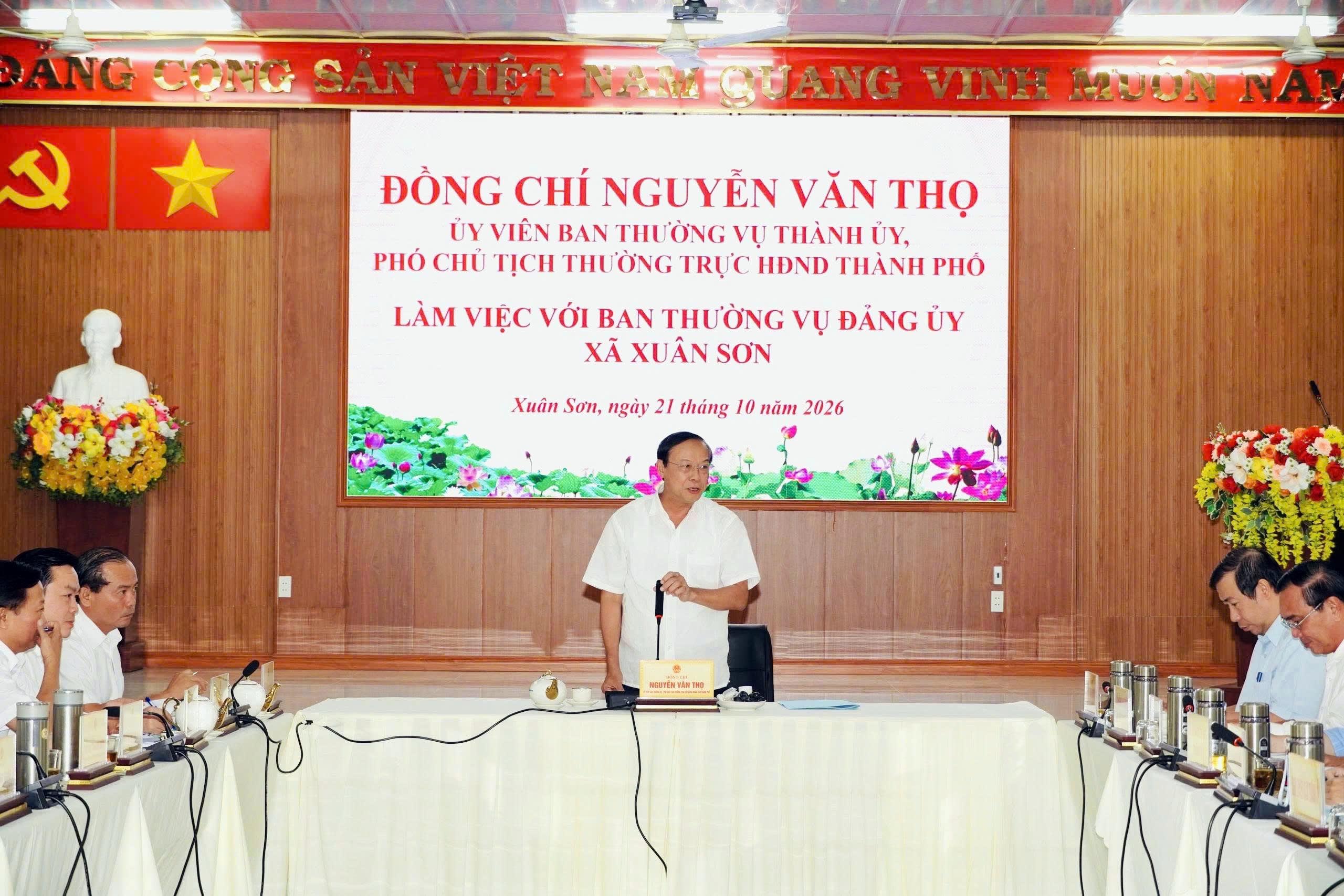 Phó Chủ tịch Thường trực HĐND Thành phố Nguyễn Văn Thọ làm việc tại xã Xuân Sơn