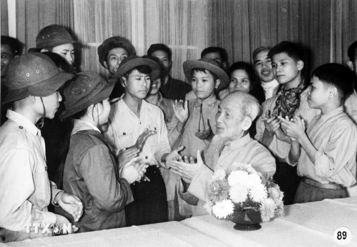 Bài 1: Quyết định lịch sử khi đặt tên Thành phố mang tên Bác