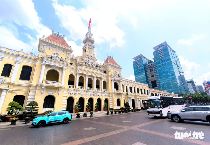 Thành ủy TP.HCM yêu cầu gỡ điểm nghẽn đầu tư, đất đai để đạt tăng trưởng hai con số