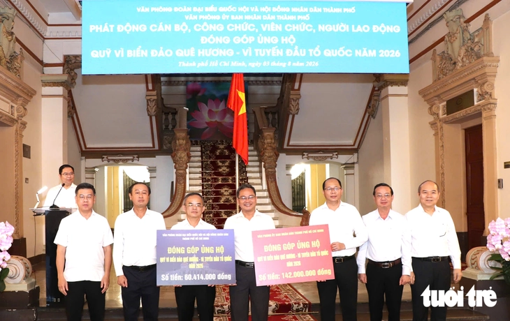 Cán bộ, công chức TP.HCM góp quỹ 'Vì biển đảo quê hương - Vì tuyến đầu Tổ quốc'