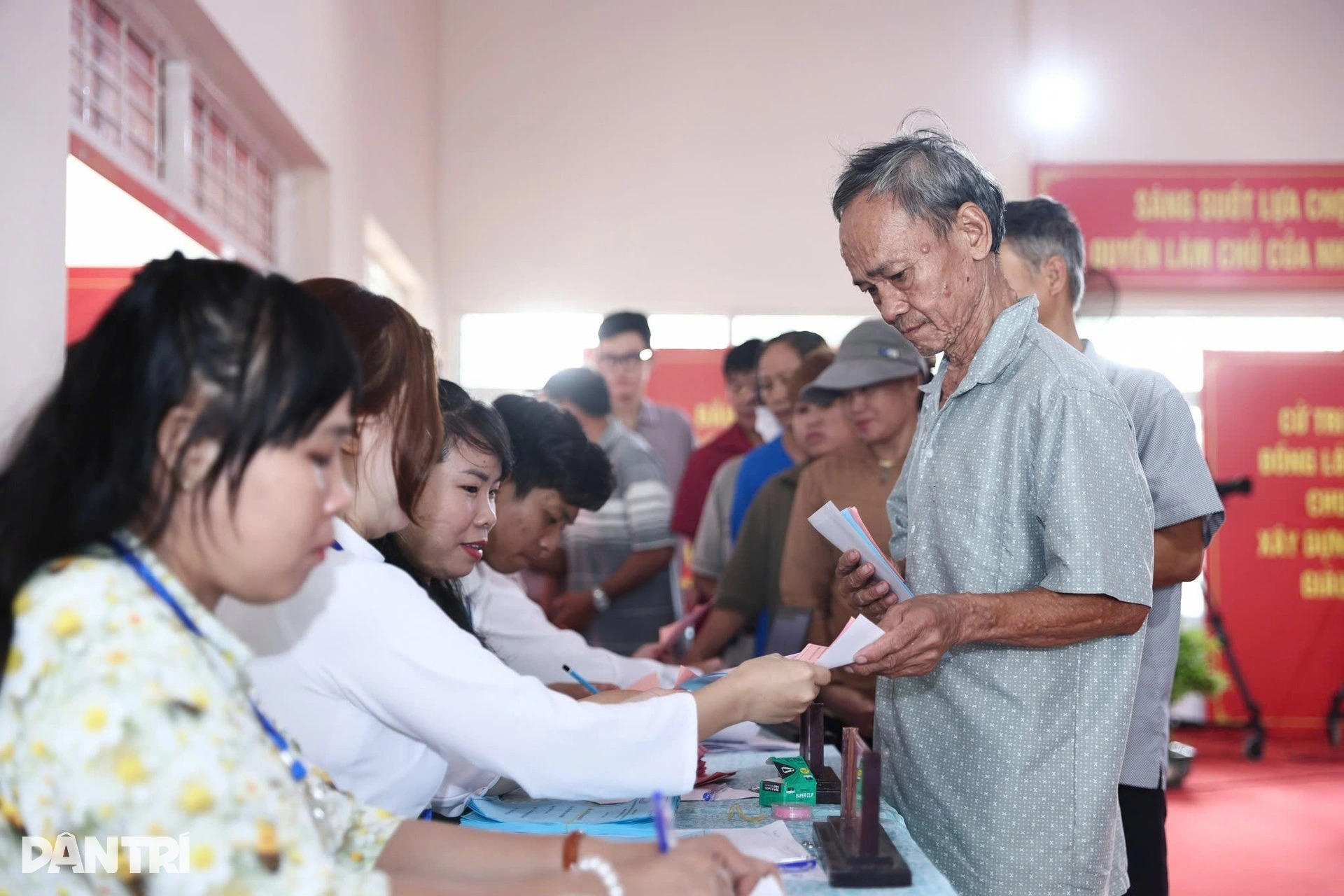 Công an TPHCM khuyến cáo người dân không đăng thẻ cử tri lên mạng