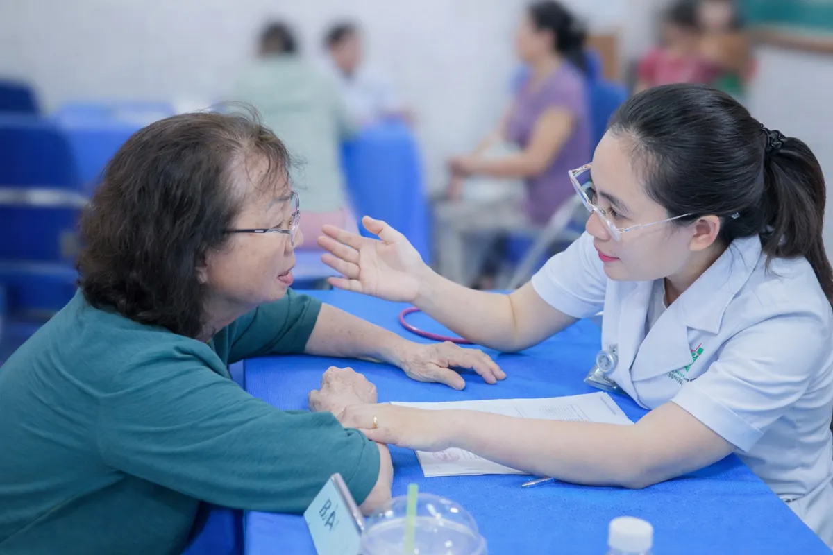 TP Hồ Chí Minh: Hóa giải áp lực cho y tế cơ sở bằng chiến lược đa tầng, đa cực