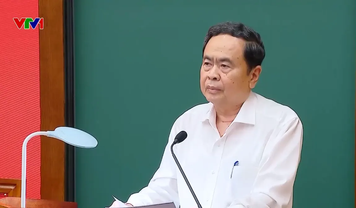 Xây dựng thể chế, pháp luật để kiến tạo phát triển