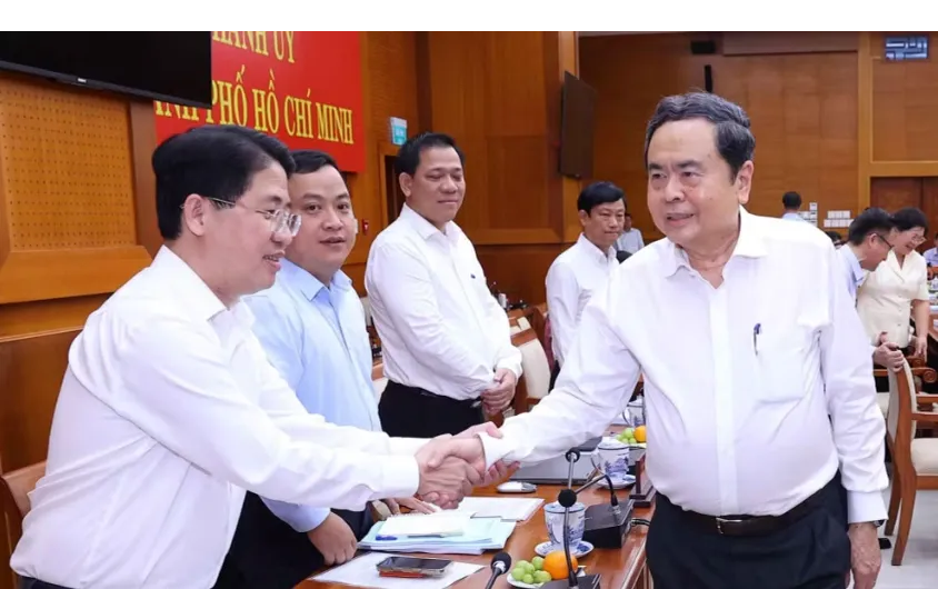 Chủ tịch Quốc hội: TP Hồ Chí Minh khẩn trương hoàn thiện dự thảo Luật Đô thị đặc biệt