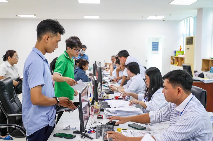 Bộ Nội vụ hướng dẫn về tinh giản biên chế và tiếp nhận người không chuyên trách làm công chức