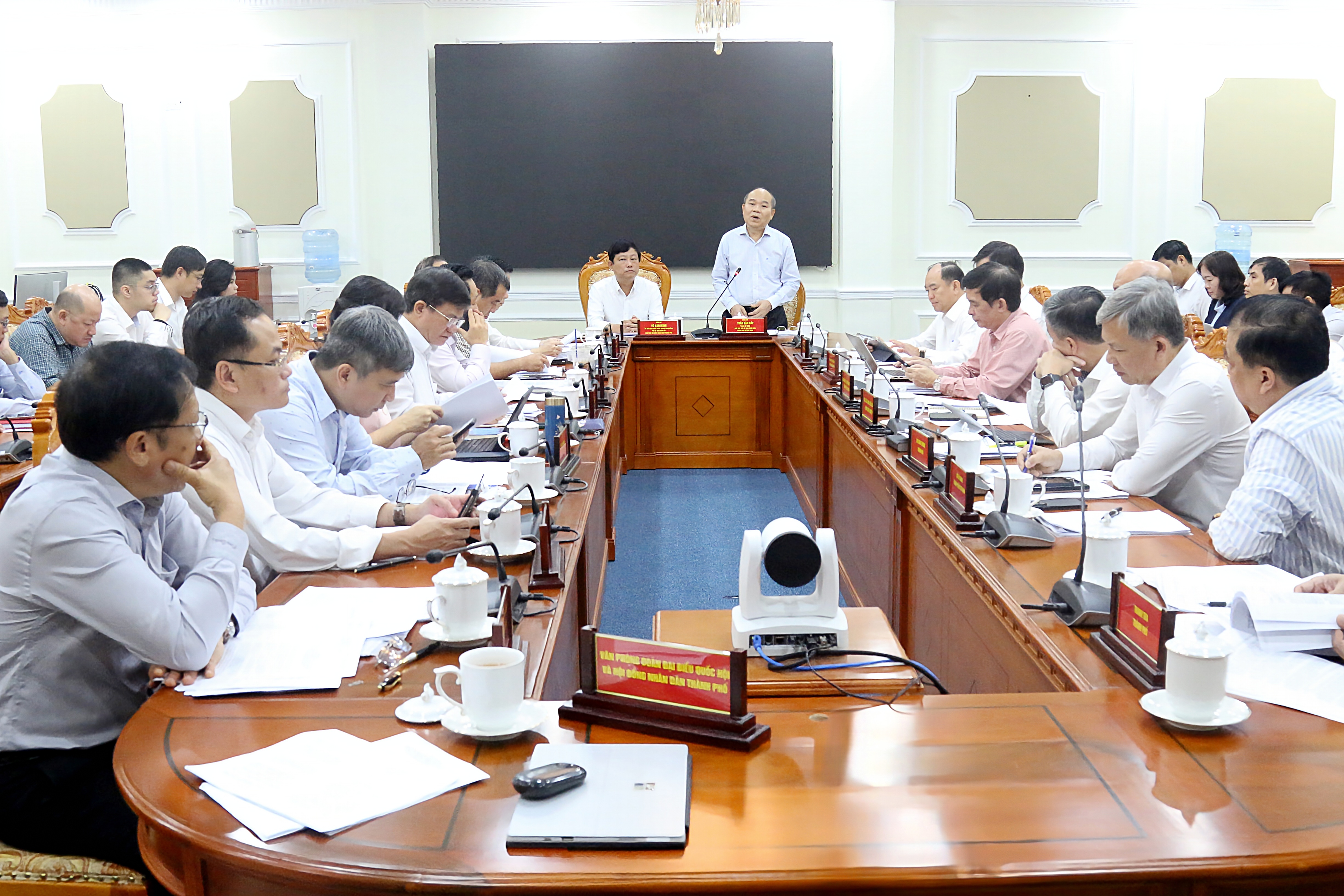 Chủ tịch HĐND TP Hồ Chí Minh nghe báo cáo, thúc đẩy tháo gỡ  các dự án vướng mắc kéo dài liên quan đến khu công nghệ cao, khu chế xuất và khu, cụm công nghiệp.