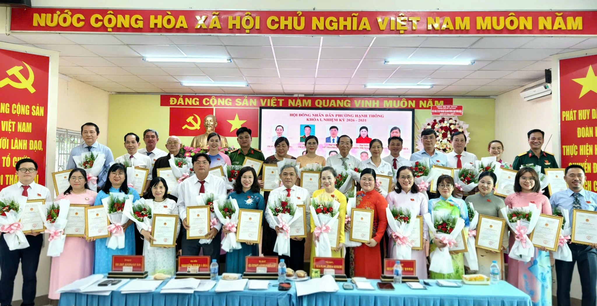 KỲ HỌP THỨ NHẤT HỘI ĐỒNG NHÂN DÂN PHƯỜNG HẠNH THÔNG KHÓA I, KHỞI ĐẦU NHIỆM KỲ MỚI VỚI NHIỀU KỲ VỌNG ĐỔI MỚI & PHÁT TRIỂN