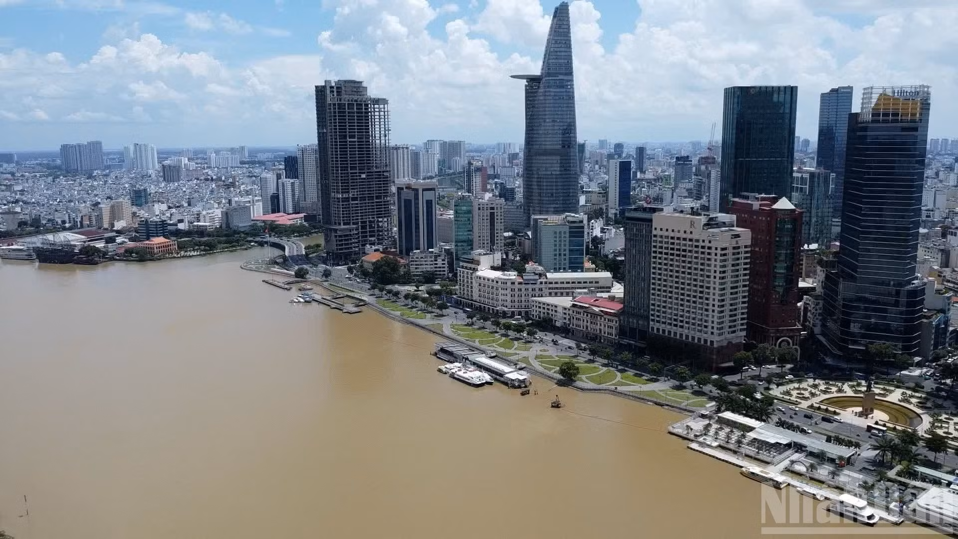Xây dựng trung tâm tài chính thế hệ mới