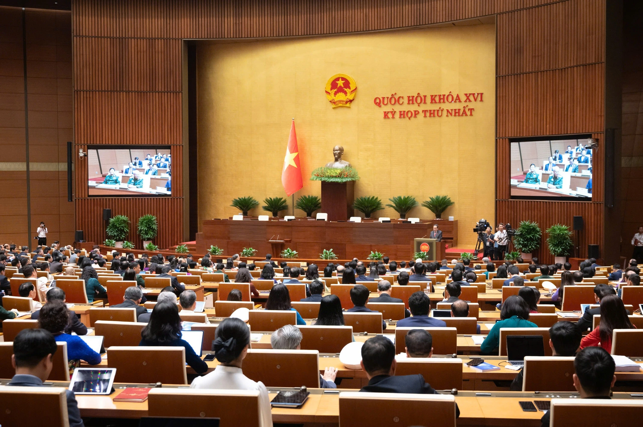 Sáng nay, Quốc hội phê chuẩn bổ nhiệm các phó thủ tướng và bộ trưởng