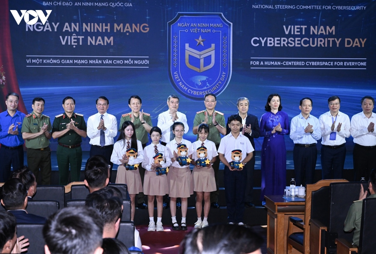 Thủ tướng phát động hưởng ứng Ngày An ninh mạng Việt Nam 6/8