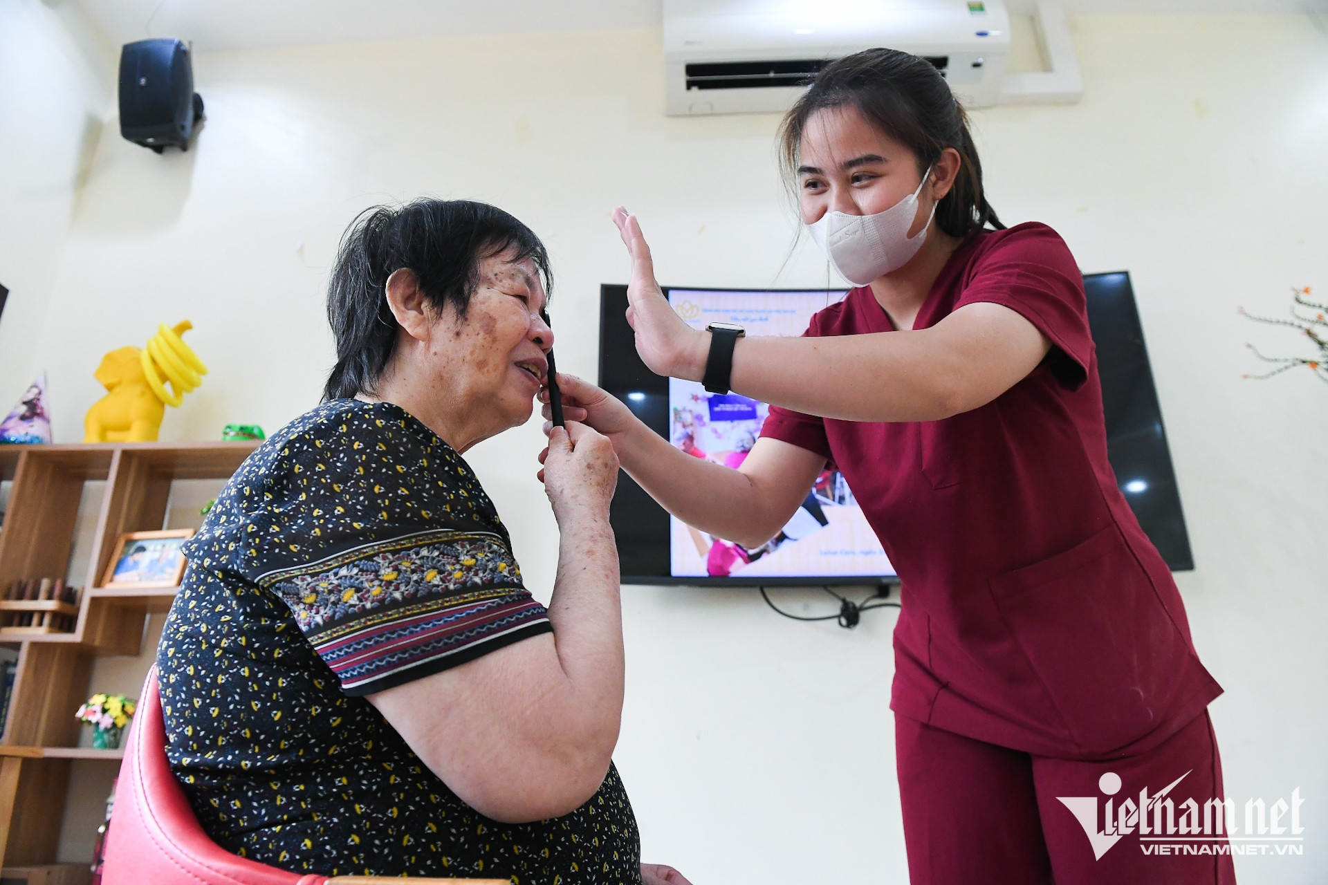 Người cao tuổi được khám sức khỏe miễn phí ít nhất 1 lần/năm ngay từ năm nay
