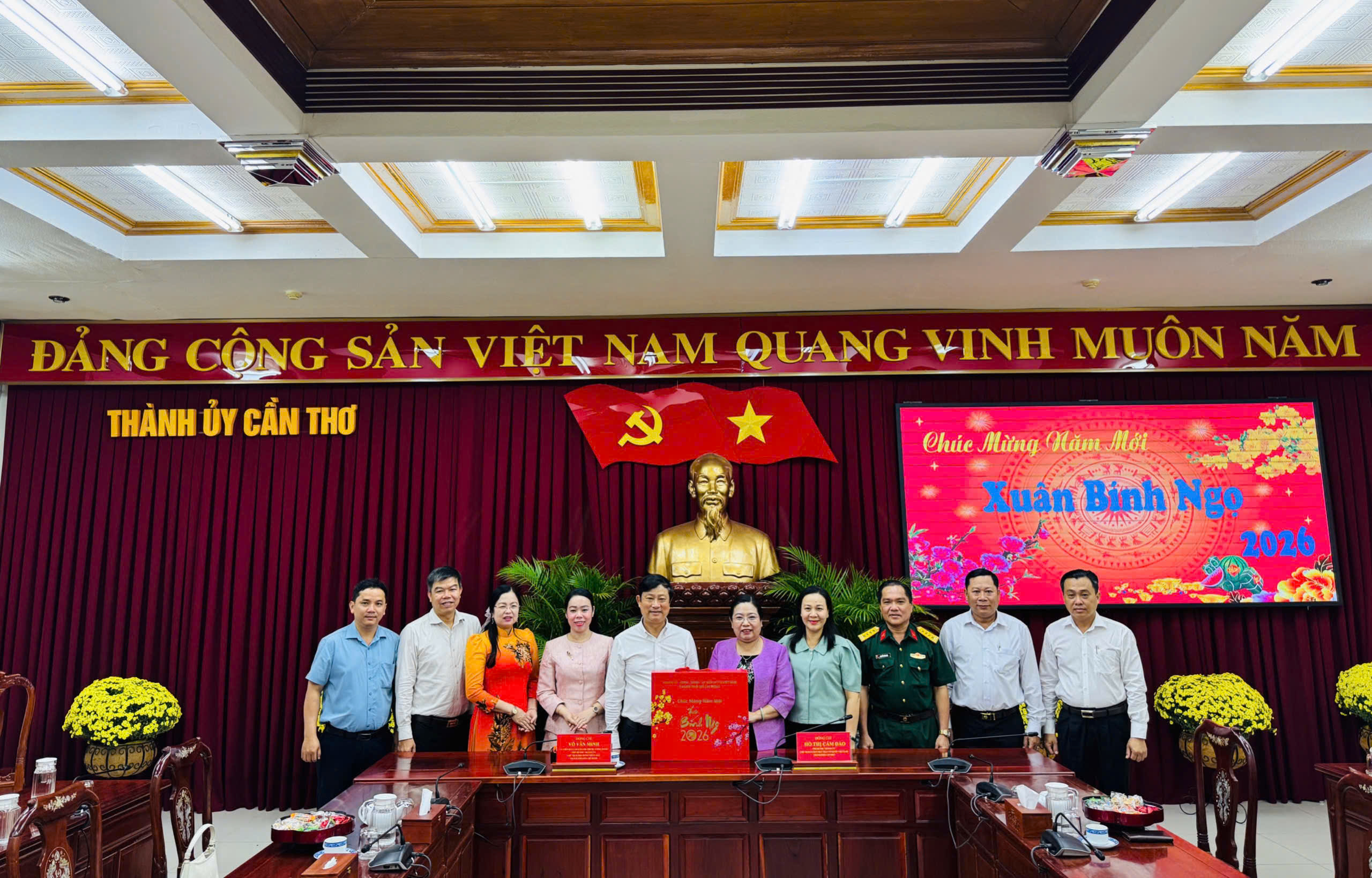 Mang Xuân nghĩa tình đến với các gia đình chính sách, cán bộ chiến sĩ, bà con khó khăn tại tỉnh An Giang và Thành phố Cần Thơ