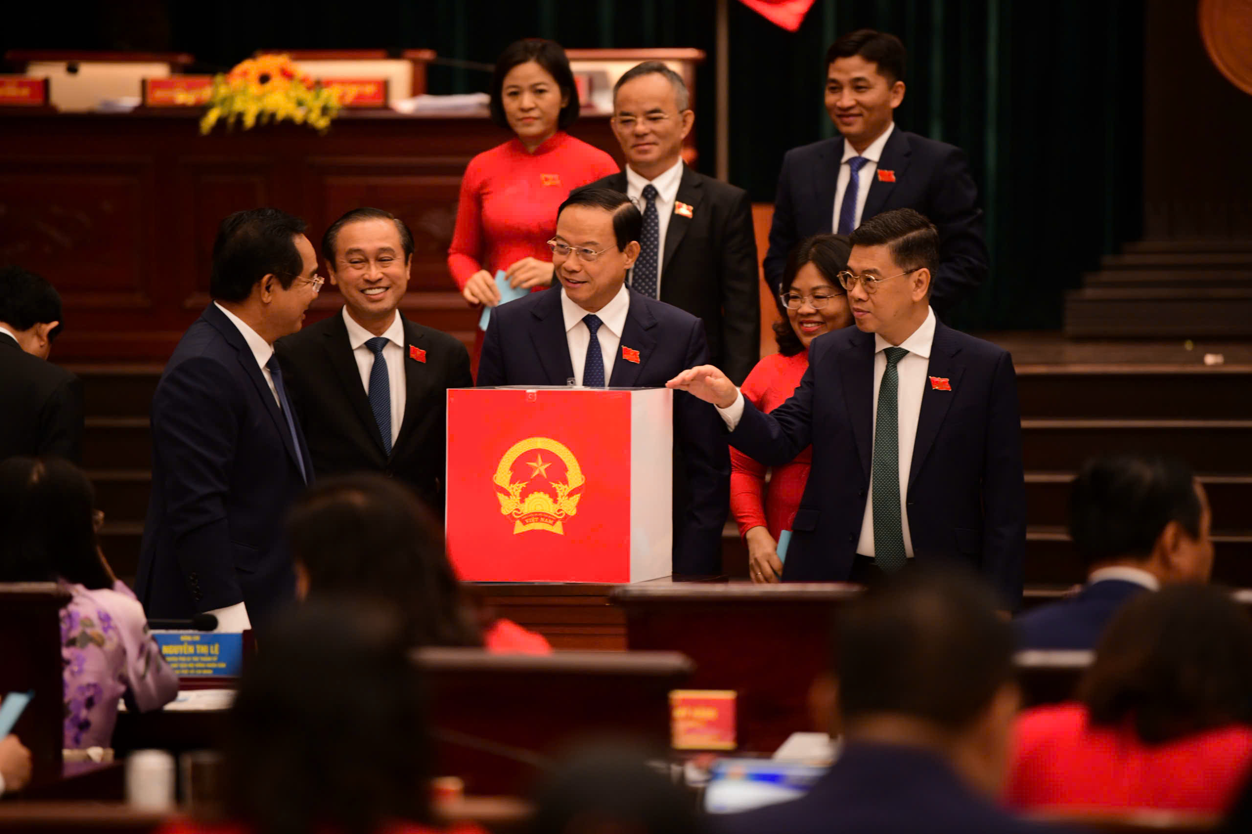 HĐND Thành phố Hồ Chí Minh khóa XI bầu Chủ tịch UBND, các Phó Chủ tịch và Ủy viên UBND Thành phố nhiệm kỳ 2026 - 2031