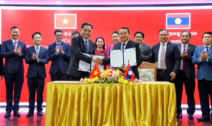 TPHCM và tỉnh Savannakhet ký Bản ghi nhớ hợp tác giai đoạn 2026-2030