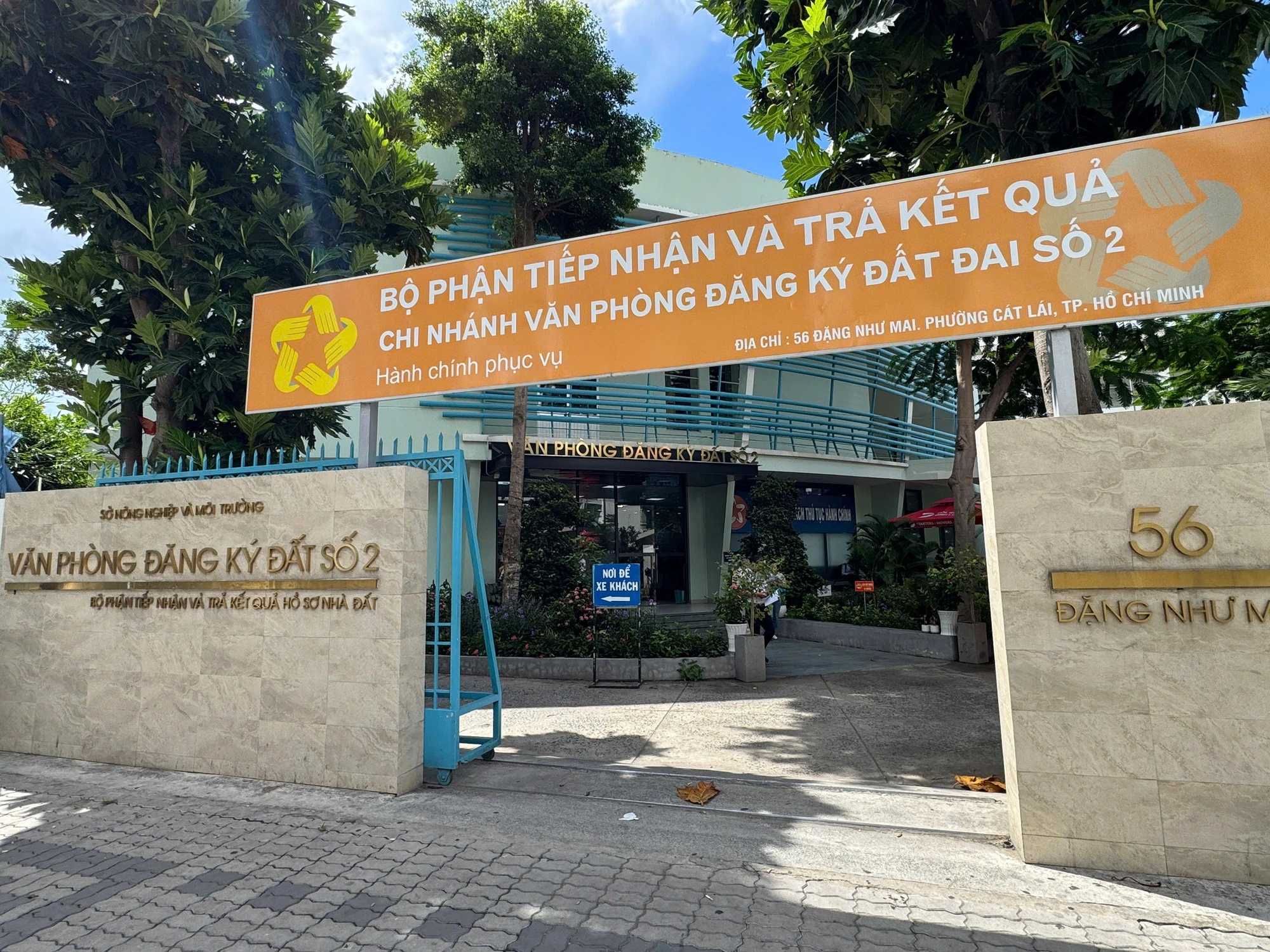 Người dân TP.HCM đã có thể ngồi ở nhà làm thủ tục nhà đất